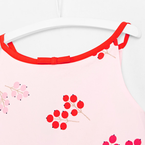 Girl top with currant motif
